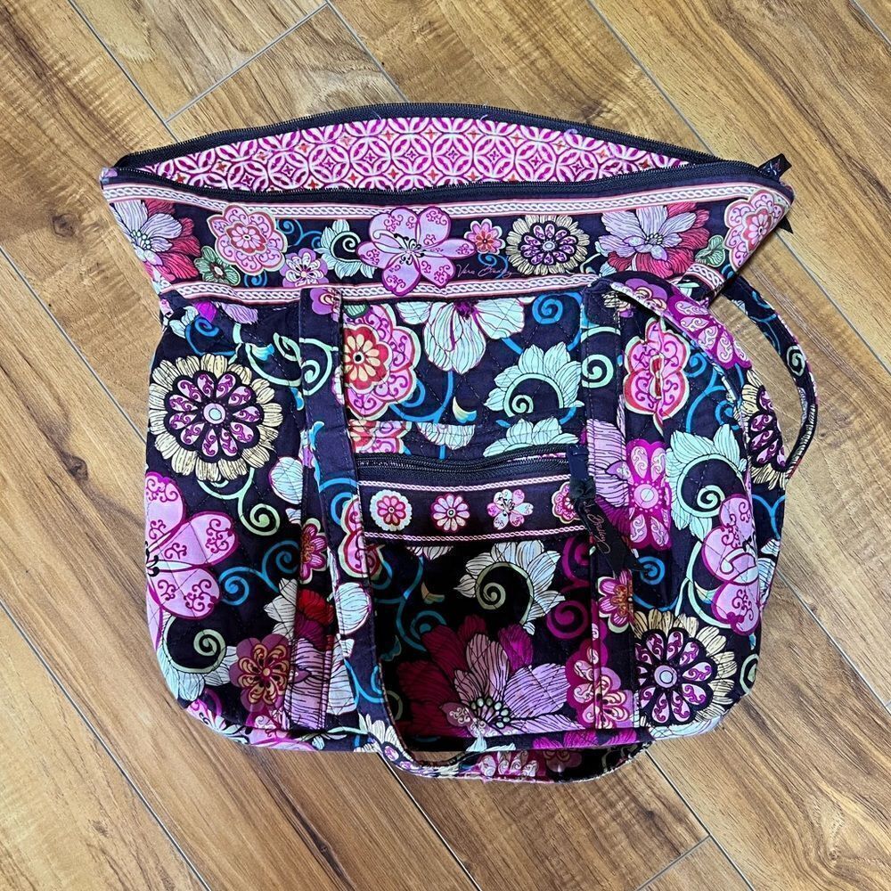 Vera Bradley Bags - Picture 11 of 15